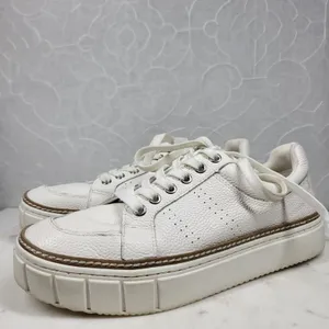 Vince Camuto Rezelli Platform Sneakers Womens 7.5 White Leather Lace-Up Shoes thumbnail 3