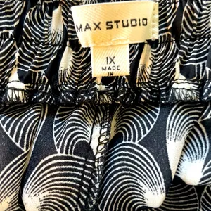 Max Studio Wide Leg Black and Off‎ White Pants thumbnail 4