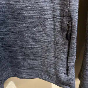 Under Armour Heat Gear Size Medium Charcoal Long Sleeve Top thumbnail 7