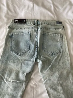 Light Wash Low Rise Destroyed Skinny Jeans thumbnail 5