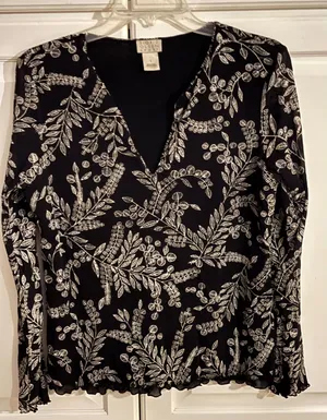 Sigrid Olsen Sport Womens Large Black White Floral Mesh V-Neck Lettuce Edge Top thumbnail 1