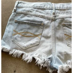 Abercrombie&Fitch ShortsSize 2 W 26 Blue Denim Distressed Frayed Hem Light Wash thumbnail 12