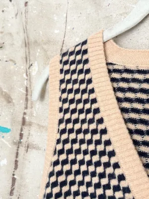 J Crew Cashmere Jacquard V-Neck Sweater Vest thumbnail 5