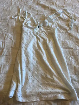 Short White Dress Size XS thumbnail 1