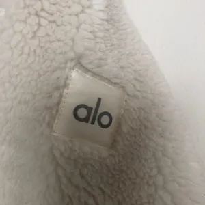 Alo Yoga Alo Yoga Foxy Sherpa Jacket Ivory S thumbnail 6