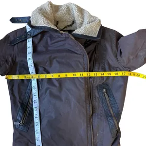 Barbour Women's Ordinance wax coated Jacket in Brown shearling lining GUC thumbnail 14