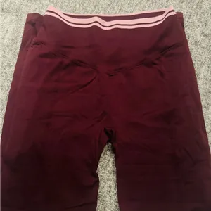 Victoria's Secret Pink Leggings - Burgundy thumbnail 3