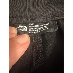 The North Face Womens Black Running‎ Athletic Shorts Size Medium thumbnail 4