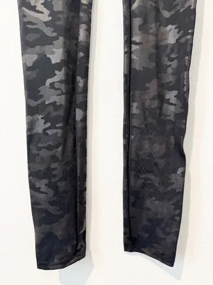 Spanx Camo Leggings Size‎ Small Black Matte Faux Leather Shaping Downtown Indie thumbnail 4