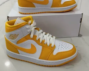 Jordan 1 Mid- University Gold thumbnail 1