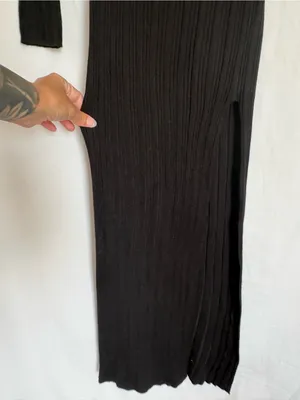 Almost Famous Long Sleeve Black Ribbed Knit Maxi Dress small thumbnail 5