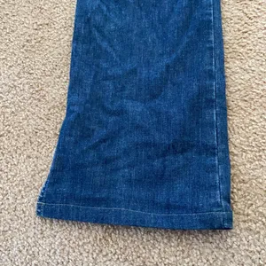 by Womyn Trouser Jeans Wide Leg Flare Dark Wash Sz 8 thumbnail 3