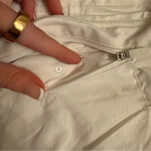 Lululemon White Pace Rival Skirt - size 2 thumbnail 3