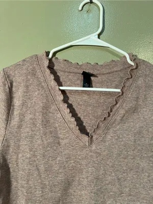 Wild Fable Women's Size XL Cropped T-Shirt V-Neck Ruffle Lettuce Edge Pink Brown thumbnail 4