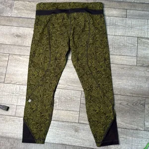 Lululemon Athletica Crop Pencil Lace Brave Olive Black / Black thumbnail 2