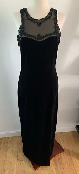 Maurices Black velvet Maxi long dress size 8 stylish wedding gust black tie thumbnail 1