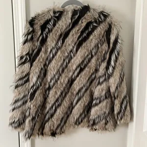 Faux fur jacket with hook in size Large thumbnail 6