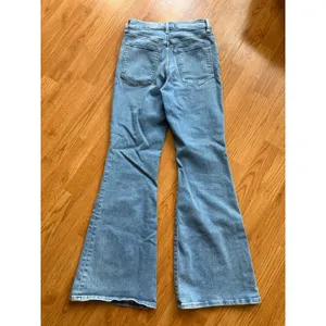 Abercrombie & Fitch Ultra High Rise The Flare Jeans Size 27 thumbnail 3