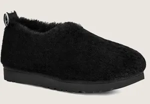 UGG Classic Cozy Bootie Black Sheepskin Slipper Boot Booties Women’s Size 6 thumbnail 1