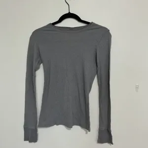 Realtiee Clothing Company‎ Grey Waffle Knit Long Sleeve Thermal Top thumbnail 2