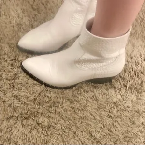 Something Navy‎ Wesley White Cowboy Booties 7.5 thumbnail 2