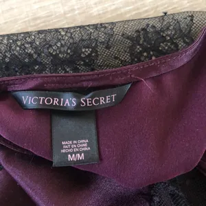 Victoria's Secret silky slip with BLK lace sides thumbnail 8