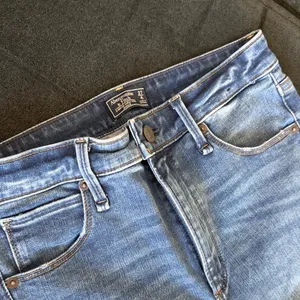 Abercrombie & Fitch Women's Skinny Ripped Light Blue Jeans thumbnail 2