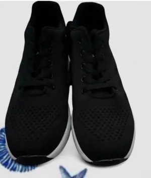 Tennis shoes Black Size 7 thumbnail 1