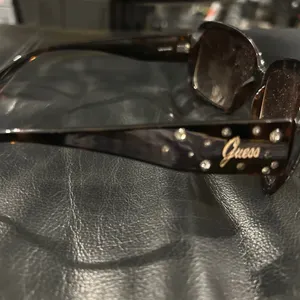 Guess Amber Sunglasses thumbnail 9