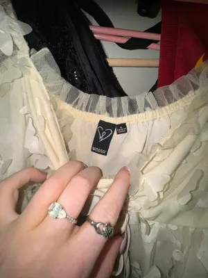 Dress thumbnail 4