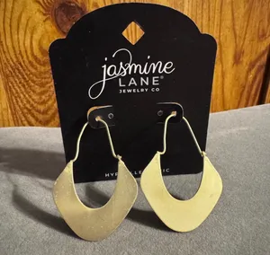 Jasmine Lane Statement Dangle Earrings Gold thumbnail 2