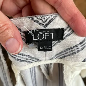 LOFT Women's White And Grey Striped Linen Blend Tapered Leg Pants Size 12 thumbnail 6