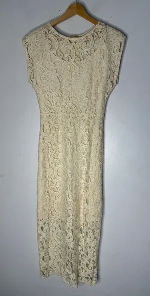 Aryn K Cream Lace‎ Pencil Midi Dress Size XS thumbnail 1
