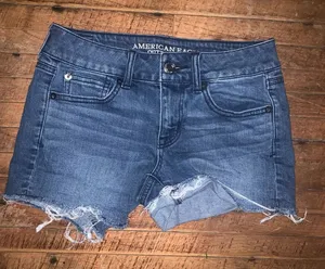American Eagle medium wash size 4 Daisy Duke shortie shorts thumbnail 1