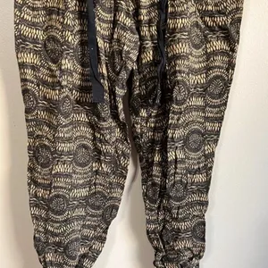 Free People size 8‎ stretchy brown and black pants thumbnail 3