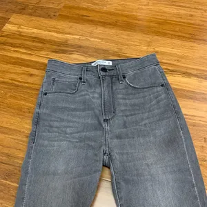 Abercrombie & Fitch‎ Super Skinny Ankle High Rise Gray Jeans Womens Size 24 Rips thumbnail 2
