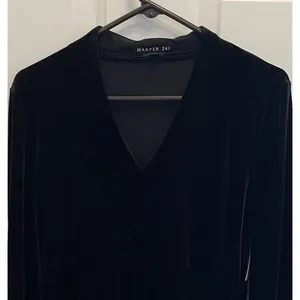 Harper 241 Black Velvet Tiered Long Sleeve Dress Size M Holiday Party NEW‎ thumbnail 1