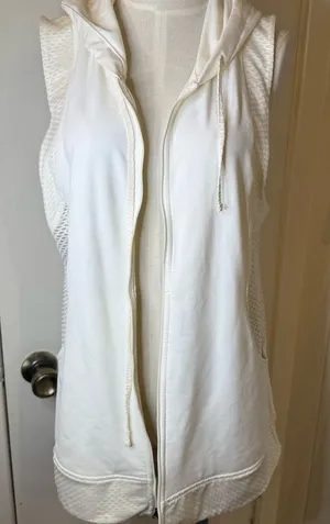 CALIA by Carrie Underwood Sleeveless Hooded Zip Vest in Ivory Cream thumbnail 1