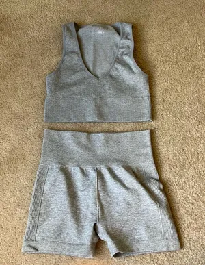 Forever 21 workout set thumbnail 1