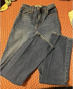 Abercrombie 90s Straight Ultra High-Rise Jeans thumbnail 1