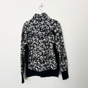 [Lululemon] Cozy Cuddle Up Fleur Sombre Floral Print Jacket Thumbholes Size 12 thumbnail 3