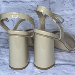 Journee Collection Beige Patent Block Heels thumbnail 3