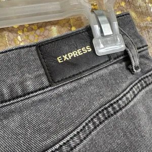 Express Black Gray Super High Waisted Distressed Mom Jeans Size 10 thumbnail 8