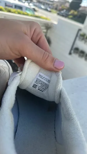 Reebok Sneakers thumbnail 4