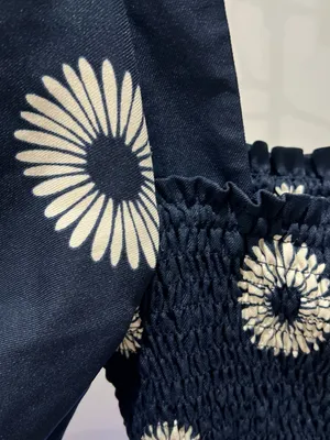 nwot bobeau Navy Floral Smocked Square-Neck Crop Top size Large thumbnail 2
