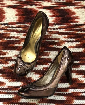 Antonio Melani Y2K Brown Whimsygoth schoolgirl patent genuine leather kitten 3” heels pumps thumbnail 3