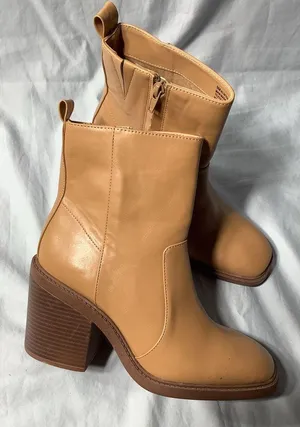 Kensie mid calf boots on block heels NEW 🌟🌟🌟 thumbnail 1