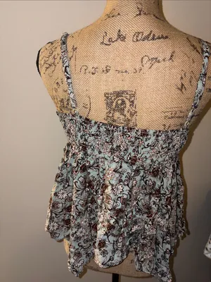 Floral Lace-Trim Camisole Tank Top in Sage Blue thumbnail 3