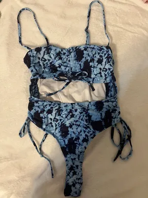 bikini thumbnail 1