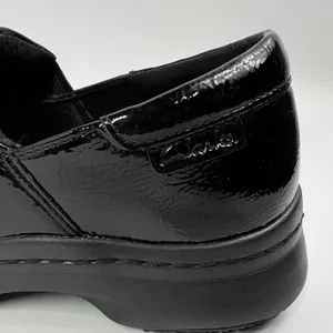 Clarks Slip On Clogs Comfort Work Shoes Patent Leather Black Size 9.5 Casul‎ thumbnail 4